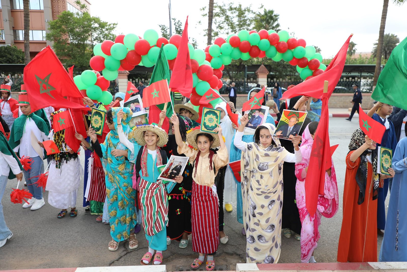 الذكرى الخمسين للمسيرة الخضراء ، محطة فاصلة في تاريخ المغرب الحديث تخلدها المؤسسات التعليمية بخنيفرة بنكهة خاصة