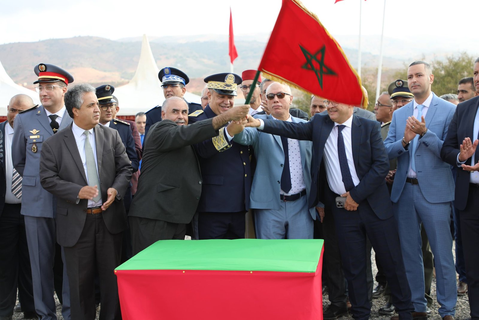 عامل إقليم خنيفرة يشرف على إطلاق مشاريع طرقية جديدة لدعم التنمية وتعزيز الربط المجالي